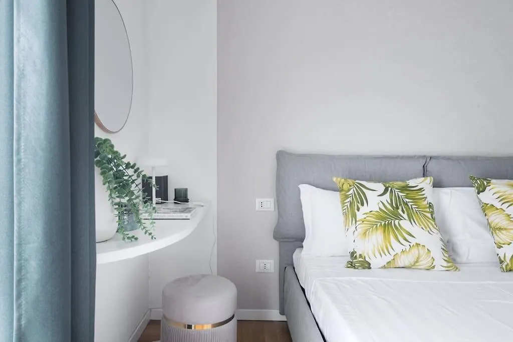Easylife - Style And Elegance Near Porta Romana Milano Daire